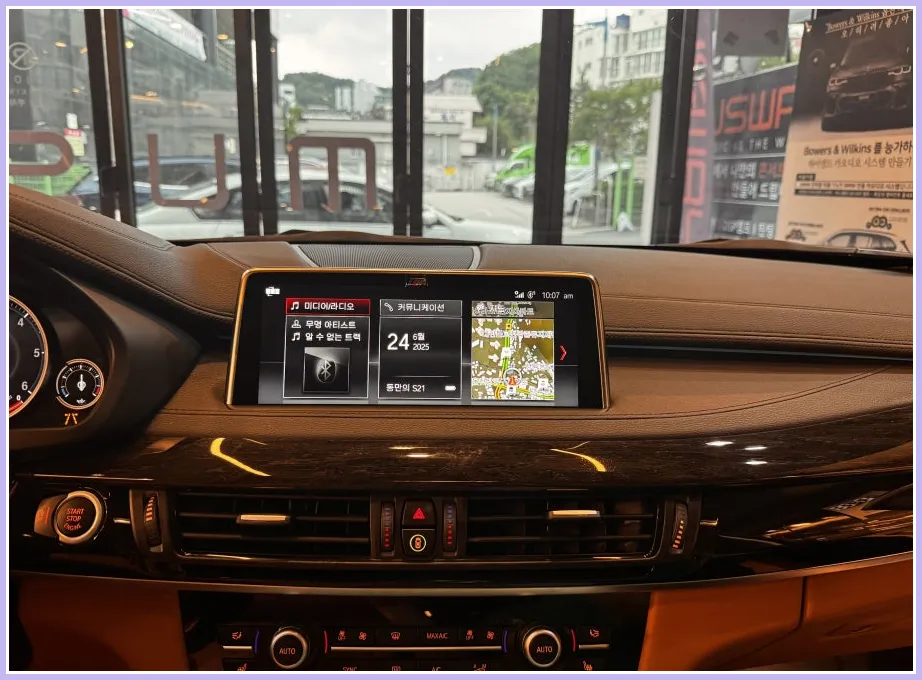 BMW X5 F15のAndroid Auto・CarPlay取付事例 施工写真 2