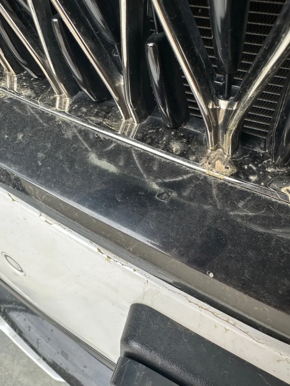 Kia Carnival 4th Gen vinyl wrap - Kia Carnival 4th Gen Vinyl Wrap Review: Blackout Transformation photo 3
