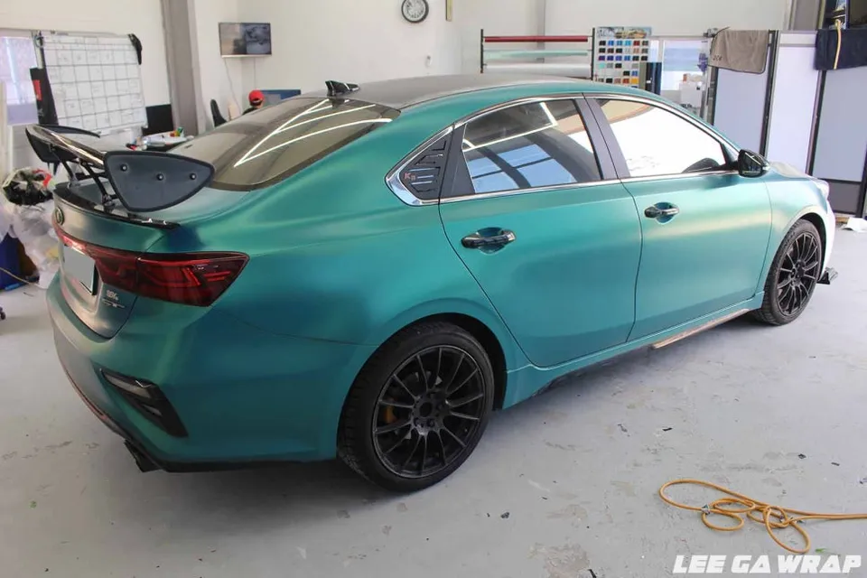Kia K3のカーラッピング事例｜費用目安・仕上がり 施工写真 1-2