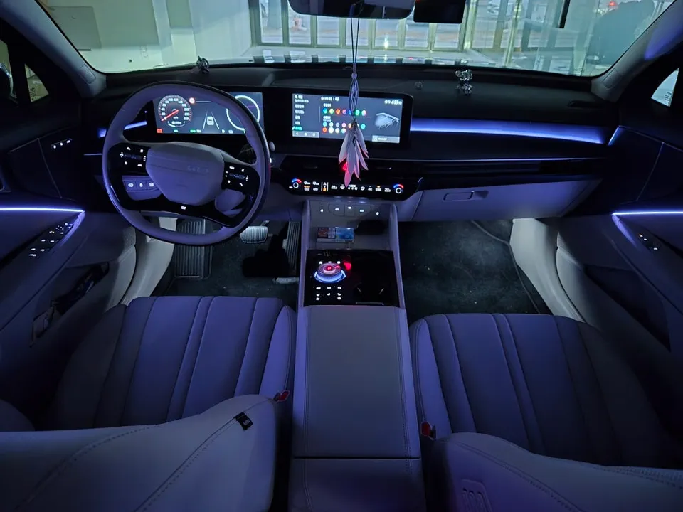 Kia K8 Ambient Lighting Review: Enhanced Interior LED Mood Lighti