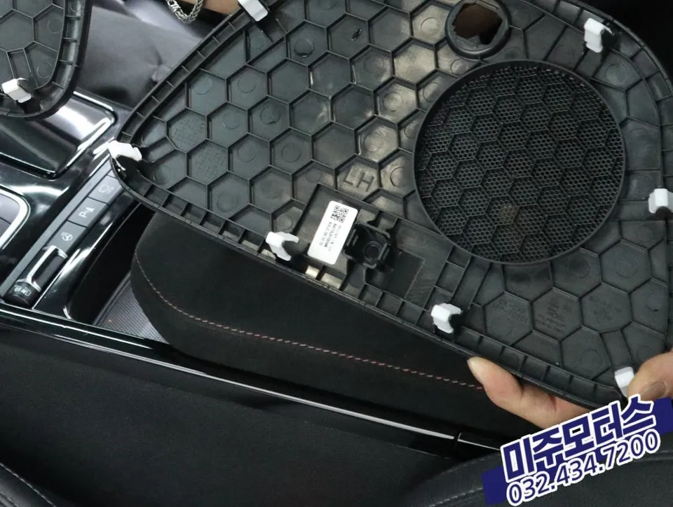 Kia Stingerのカーオーディオ施工事例 施工写真 6