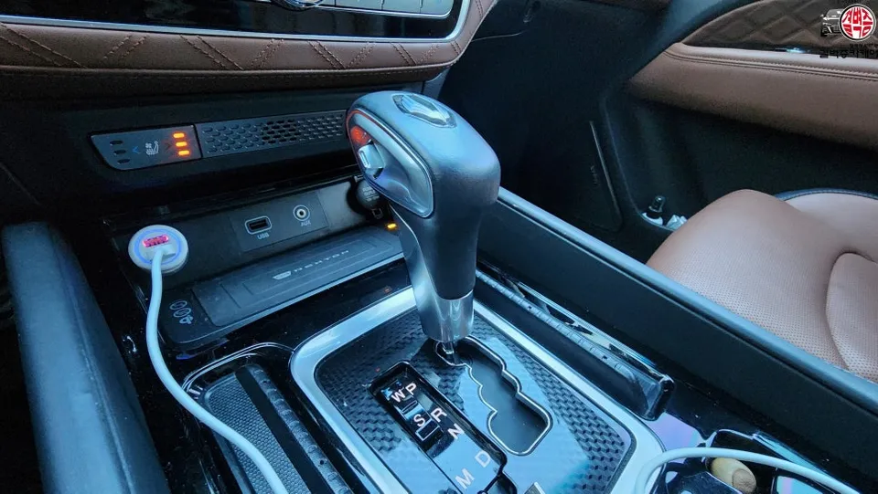 SsangYong G4 Rexton ambient lighting - SsangYong G4 Rexton Ambient Lighting Review: Cost & Results photo 3