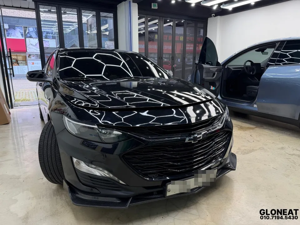 Chevrolet Malibuのカーラッピング事例|費用目安・仕上がり 施工写真 1-2