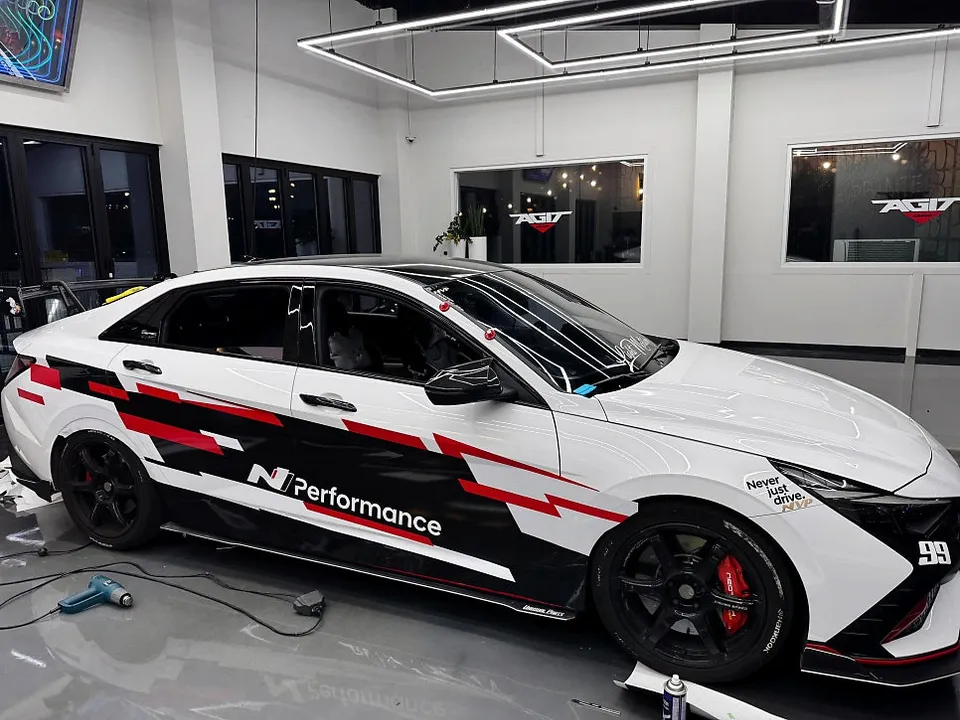 Hyundai Elantra Nのカーラッピング事例｜費用目安・仕上がり 施工写真 3-1