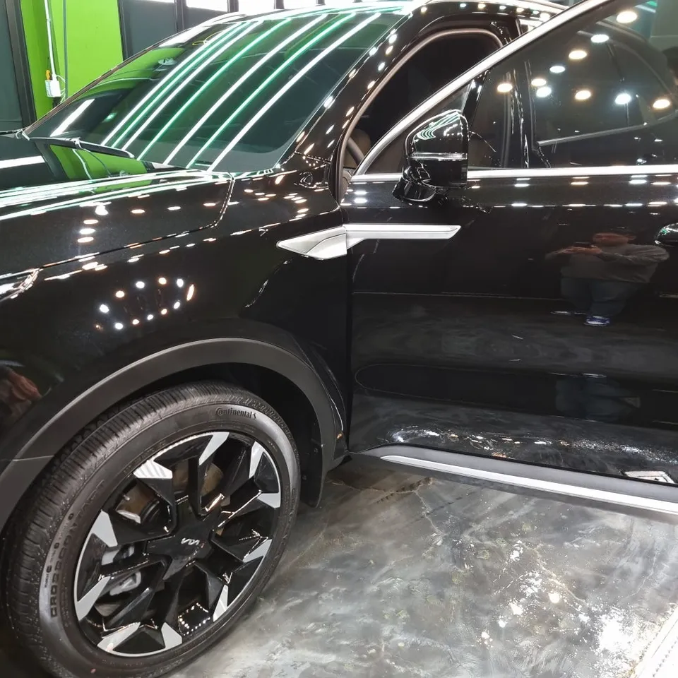 Kia Sorentoのガラスコーティング事例 施工写真 4-2