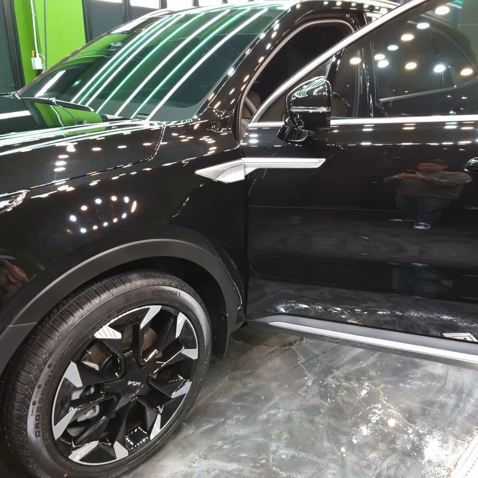 Kia Sorentoのガラスコーティング事例 施工写真 1-3
