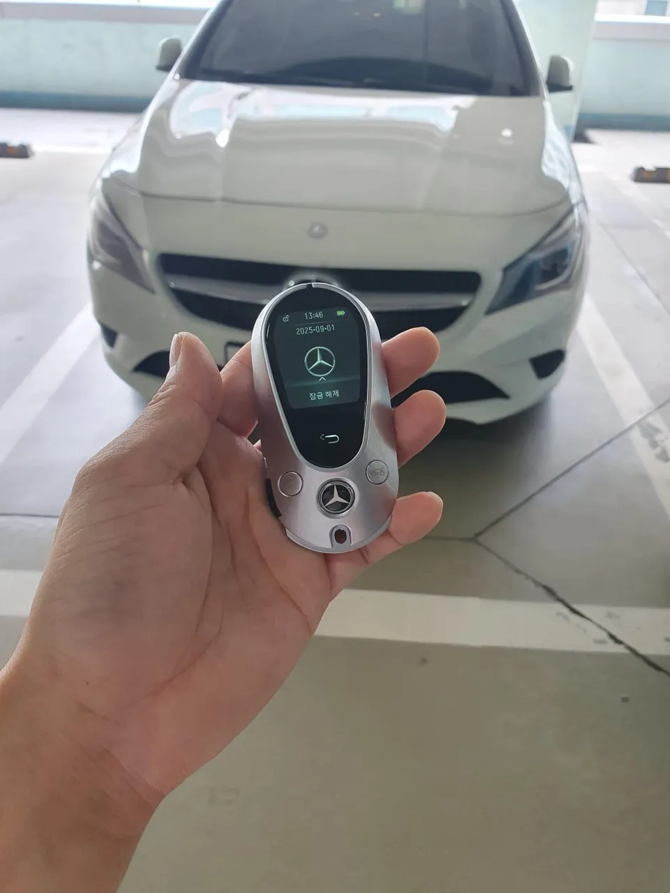 Mercedes-Benz Maybach oem options - Mercedes-Benz Maybach OEM Options Review: Digital Key Upgrade photo 3