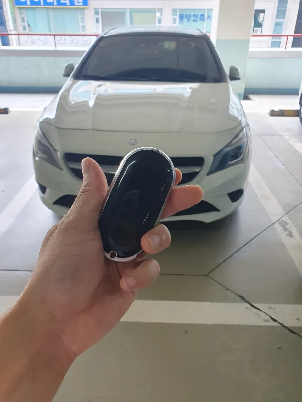 Mercedes-Benz Maybach oem options - Mercedes-Benz Maybach OEM Options Review: Digital Key Upgrade photo 4