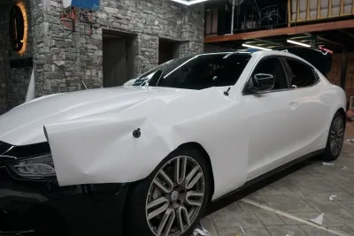 Maserati Ghibliのカーラッピング事例｜サテンホワイトの仕上がり 施工写真 3-3