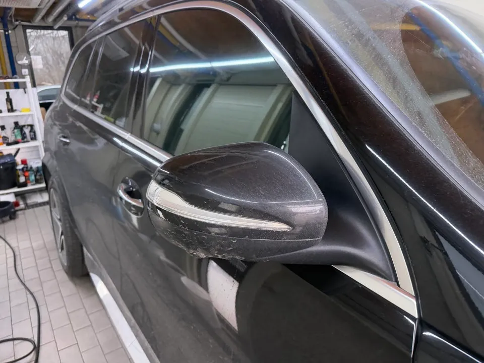 Mercedes-Benz GLSのガラスコーティング事例 施工写真 5