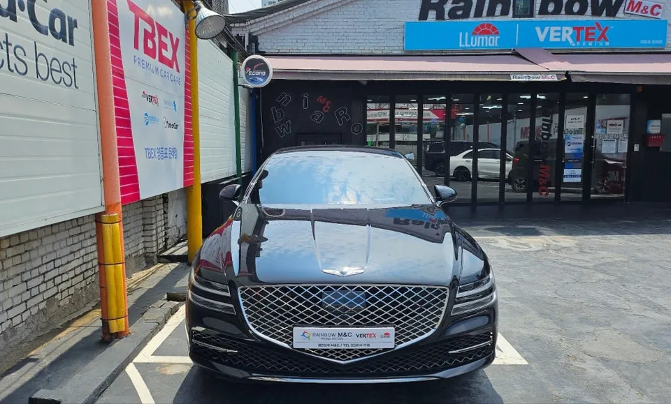 Genesis G80のカーフィルム施工事例|熱遮断効果と仕上がり 施工写真 1-3
