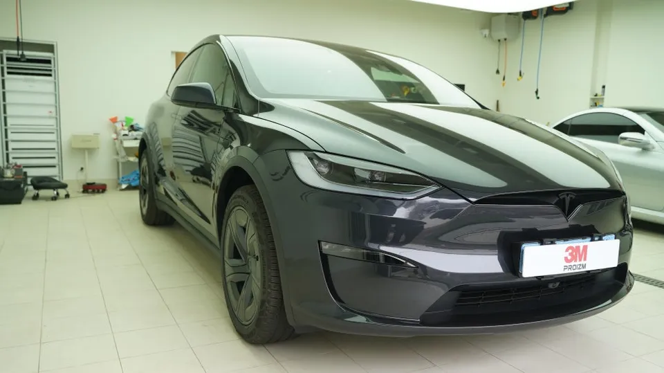 Tesla Model X ppf - Tesla Model X PPF Review — Perfect 3M PWF Color Solution photo 3
