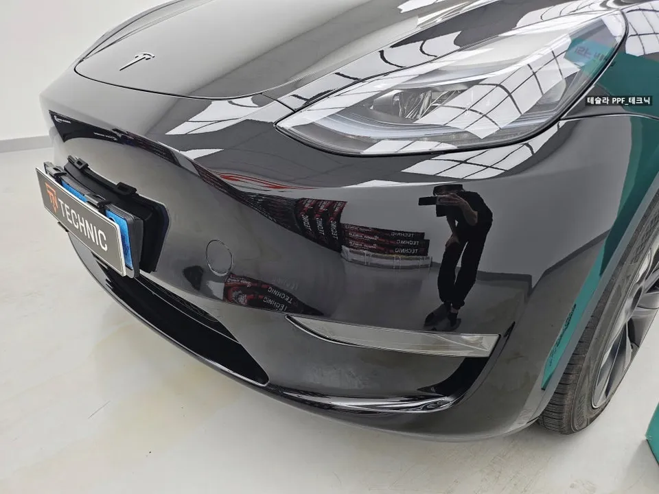 Tesla TeslaのブラックPPF施工事例|費用目安・仕上がり 施工写真 1-3