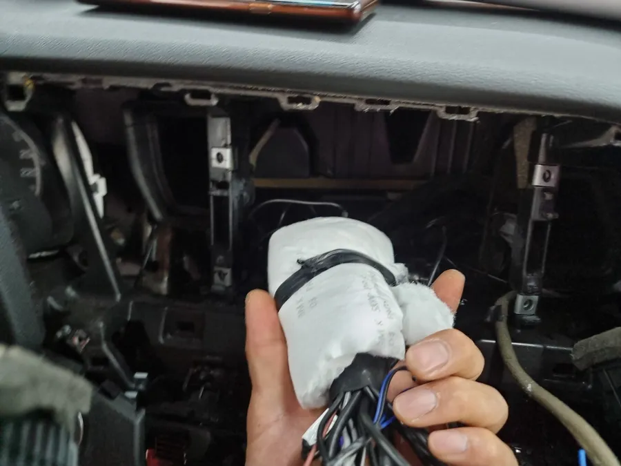 Hyundai Elantra ADのAndroid Auto・CarPlay取付事例 施工写真 1-2