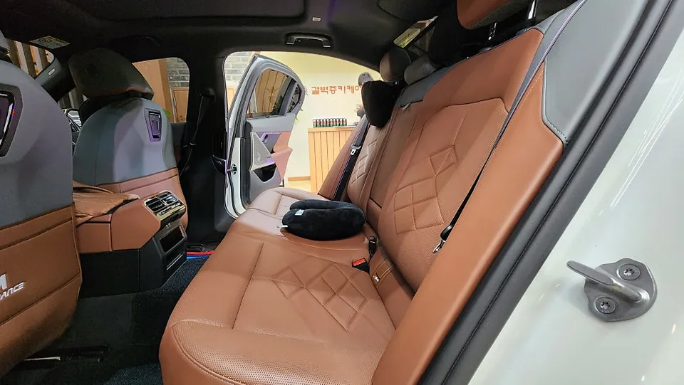 BMW i5 seat ventilation - BMW i5 Seat Climate Upgrade Review: Cost & Results photo 3