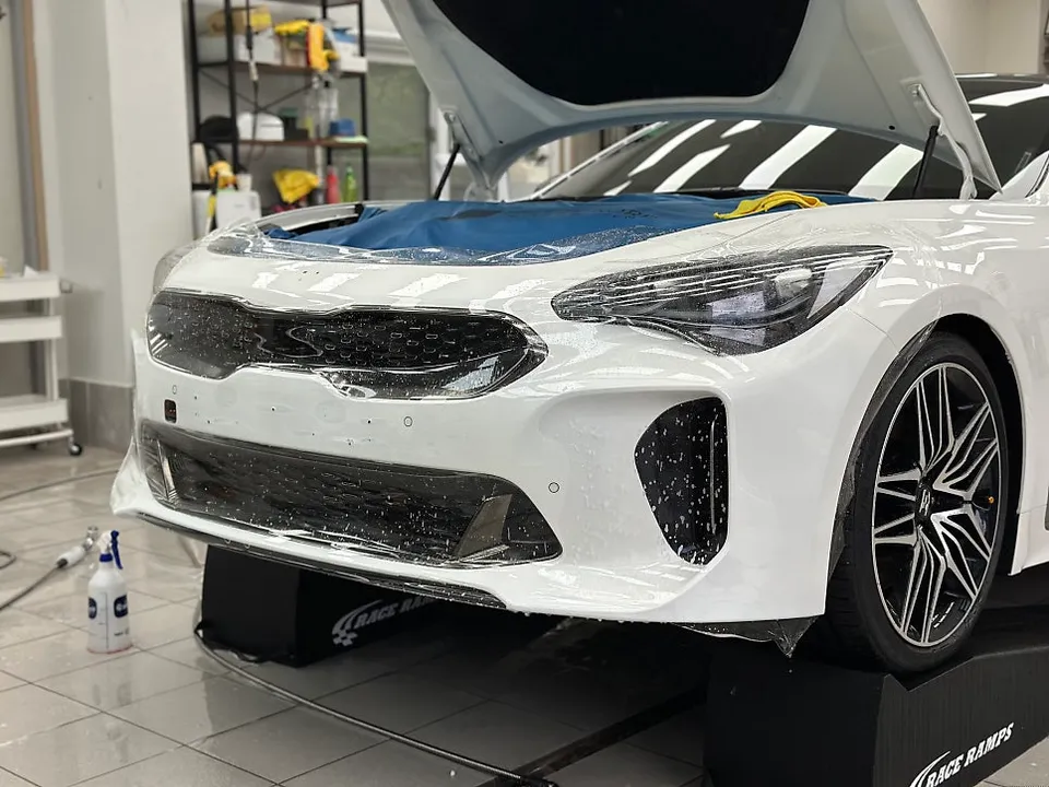 Kia StingerのPPF施工事例|費用目安と仕上がり 施工写真 2-2