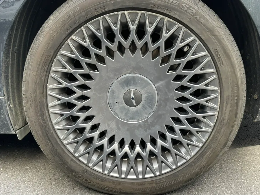 Genesis G90 wheel repair - Genesis G90 Wheel Repair & Painting Review — Restored to Perfecti photo 5