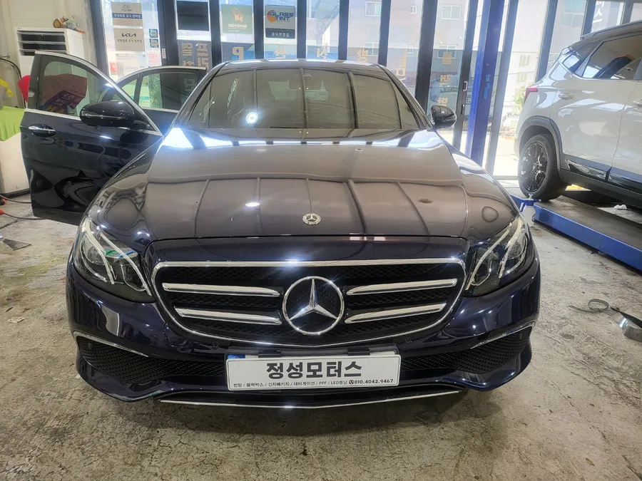 Mercedes-Benz E-Class Dash Cam Installation Review photo 1