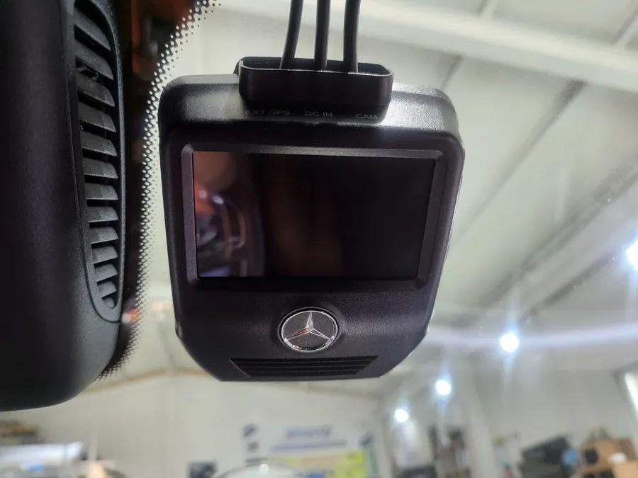 Mercedes-Benz E-Class Dash Cam Installation Review photo 2