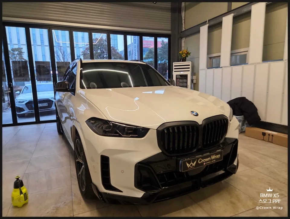 BMW X5のPPF施工事例 施工写真 4-2