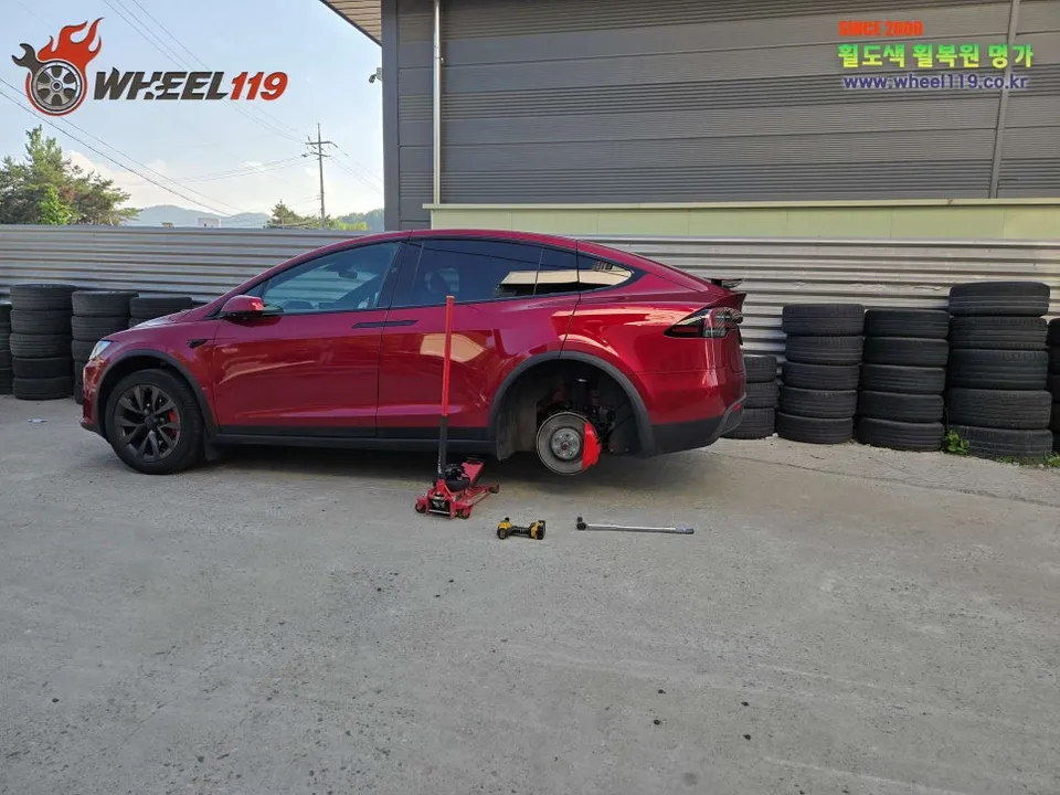 Tesla Model Xのホイールリペア・塗装事例 施工写真 1-3