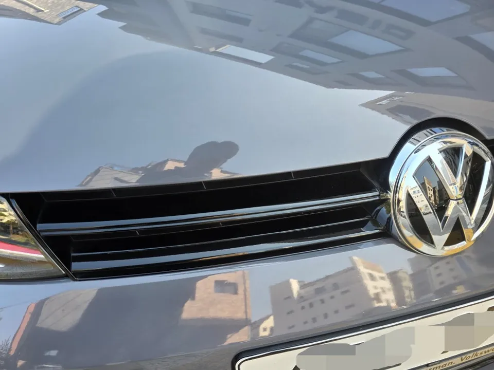 VW ゴルフ7世代 カーラッピング事例｜高級感ある仕上がり 施工写真 3-2