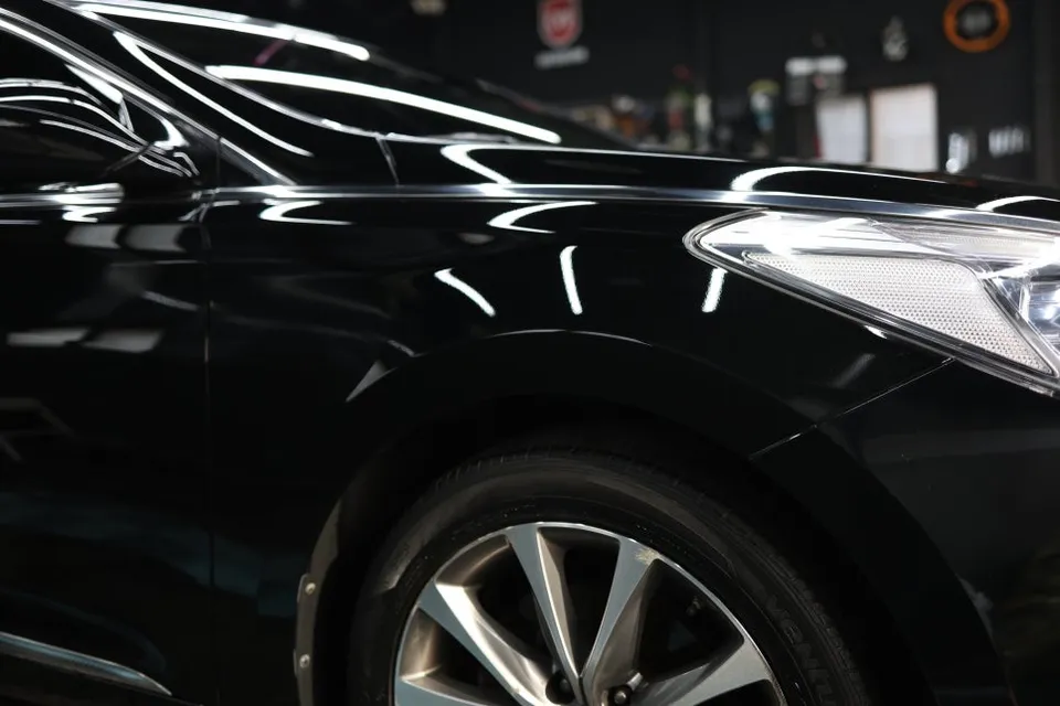 Hyundai Azeraのガラスコーティング事例|費用目安・仕上がり 施工写真 4-2