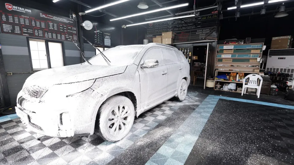 Kia Sorentoのガラスコーティング事例|費用目安と仕上がり 施工写真 2-2