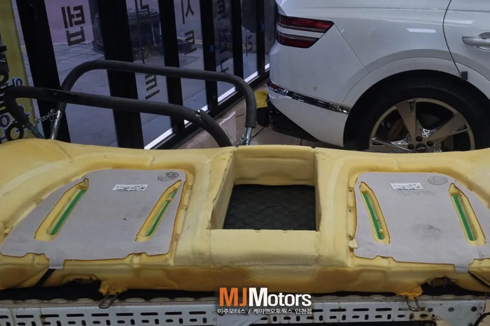 Kia K5 interior customization - Kia K5 Leather Seat Replacement Review - Like New photo 4