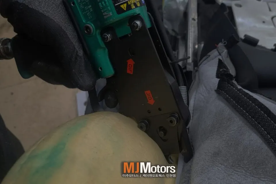 Kia K5 interior customization - Kia K5 Leather Seat Replacement Review - Like New photo 5