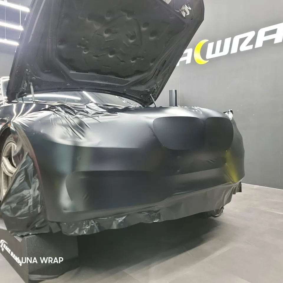 BMW 5 Seriesのカーラッピング事例｜費用目安・仕上がり 施工写真 1-2