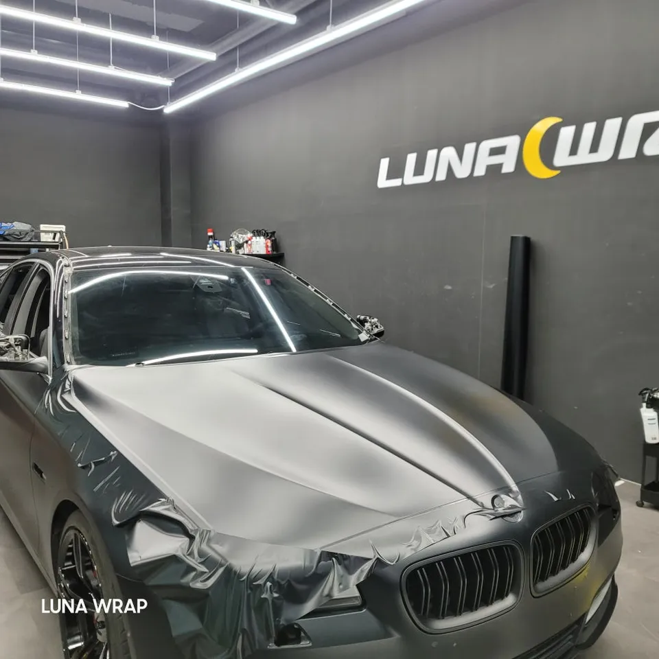 BMW 5 Seriesのカーラッピング事例｜費用目安・仕上がり 施工写真 2-4