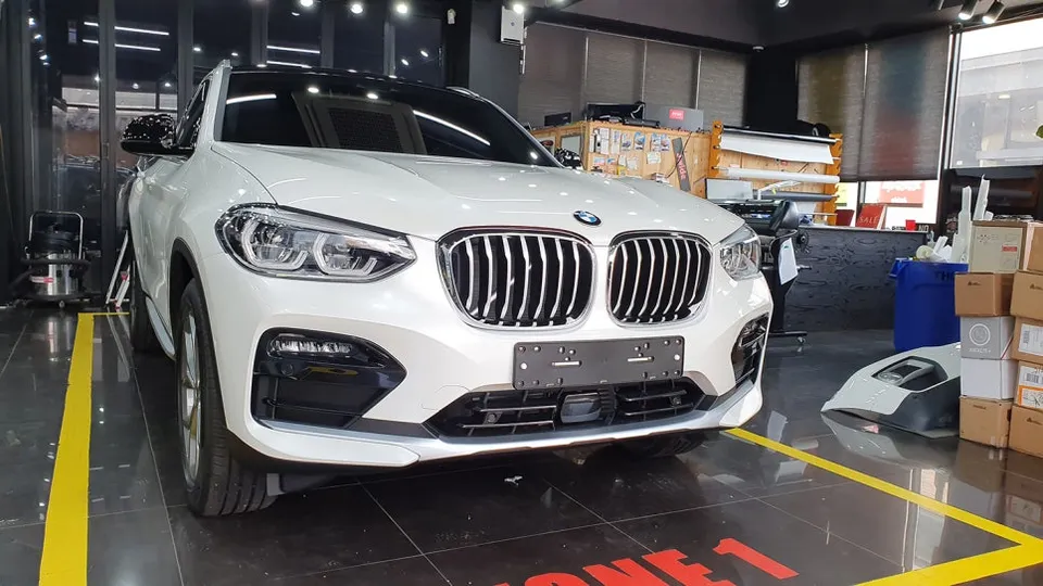 BMW X4のカーラッピング事例｜費用目安・仕上がり 施工写真 3-2