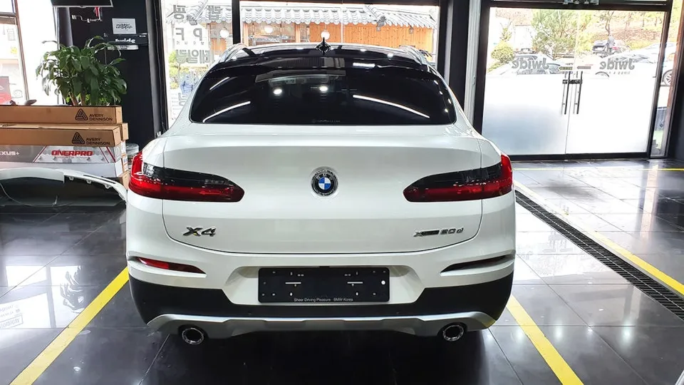 BMW X4のカーラッピング事例｜費用目安・仕上がり 施工写真 3-3