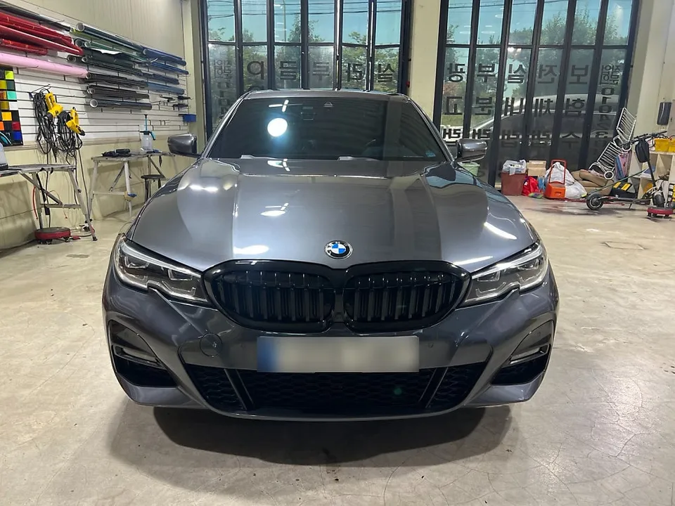 BMW 3 Series vinyl wrap installation result