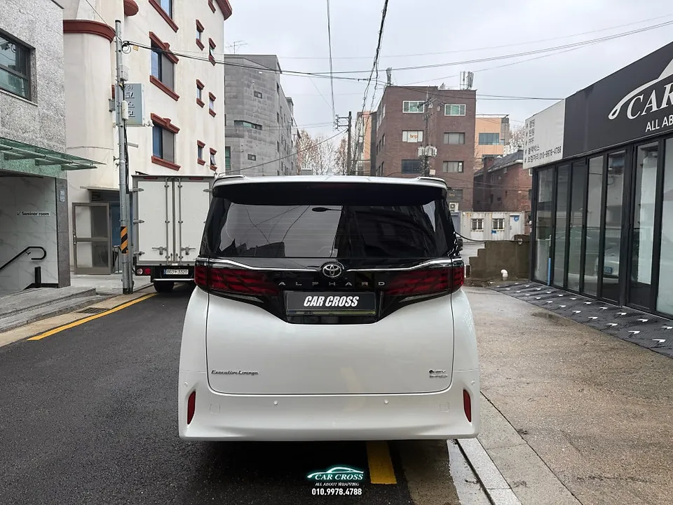 トヨタ アルファードのカーラッピング事例|費用目安・仕上がり 施工写真 1-2