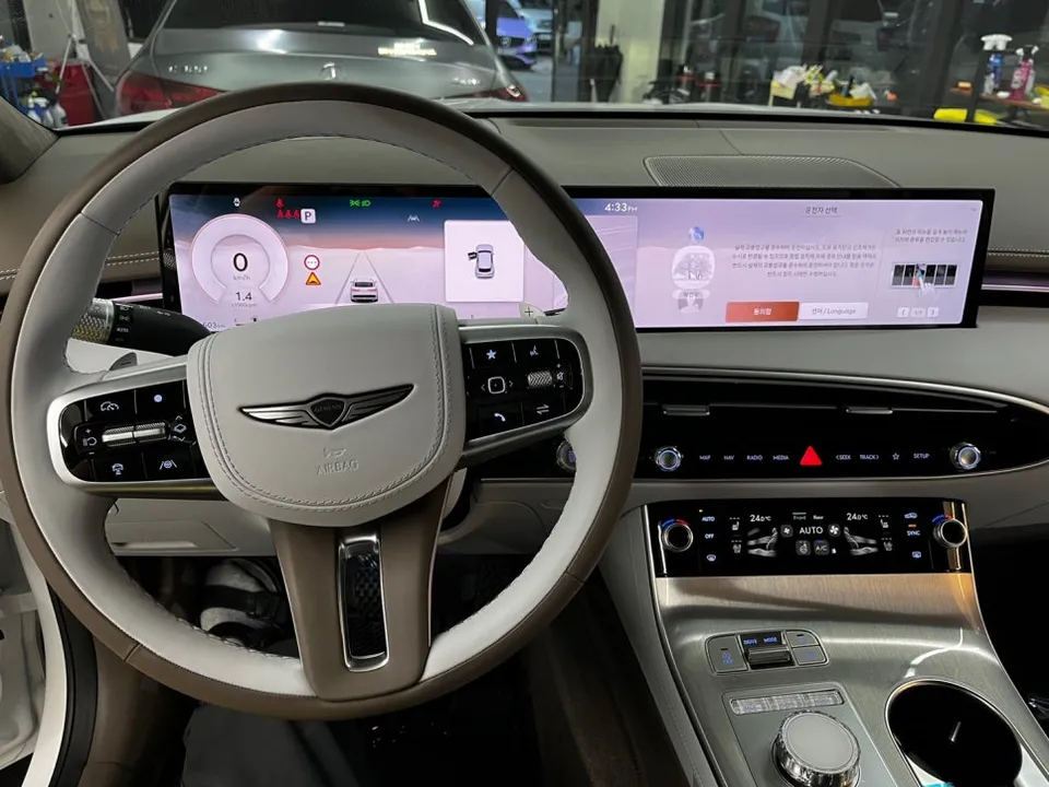 Genesis GV70のPPF施工事例｜傷防止と高級感維持 施工写真 3-2
