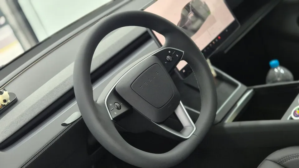 Tesla Model YのPPF施工事例|費用目安と仕上がり 施工写真 3-2