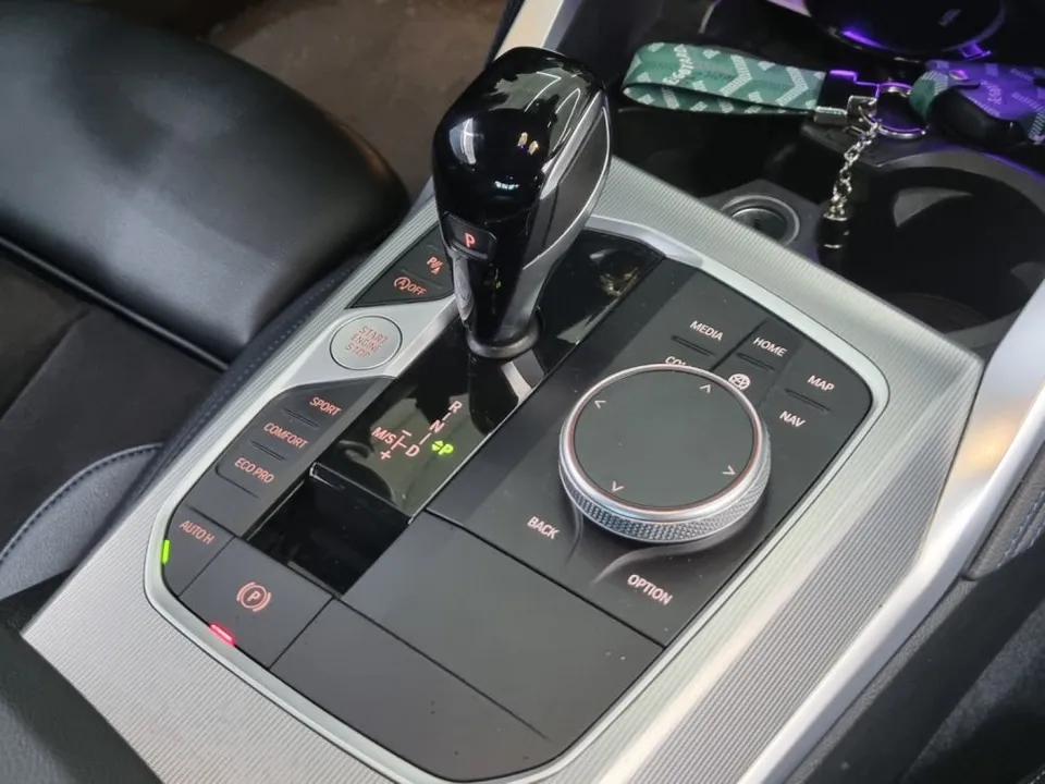 BMW 4 Series G22 ambient lighting - BMW 4 Series G22 Ambient Lighting Review — Crystal Upgrade photo 4