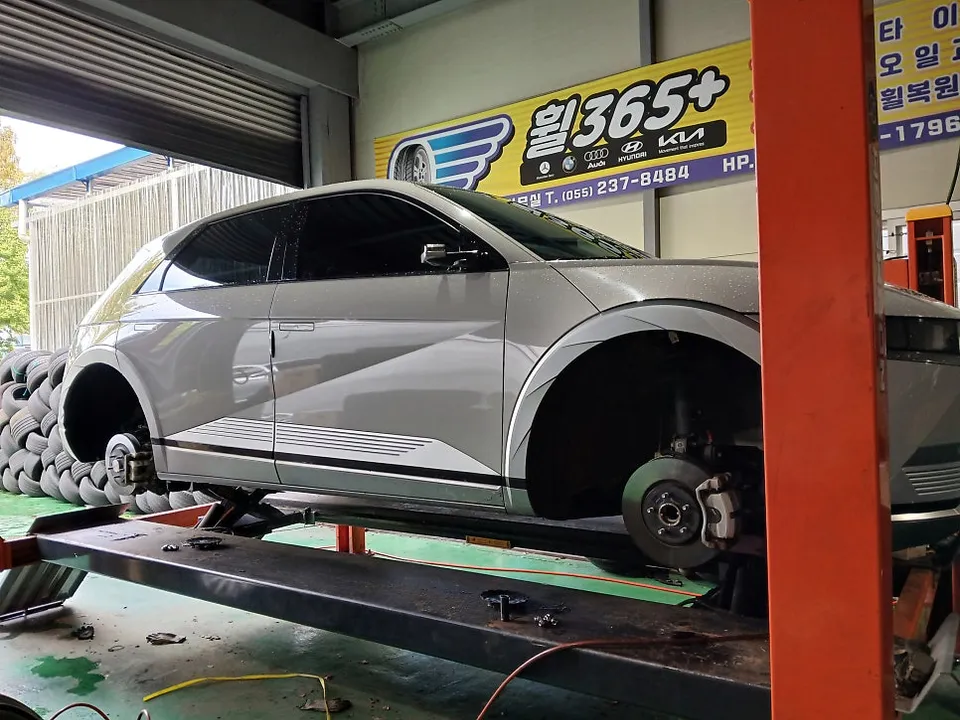 Hyundai IONIQ 5のホイールリペア・塗装事例 施工写真 4-1