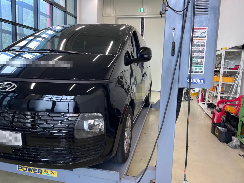 BMW X5 soundproofing - BMW X5 Soundproofing & Undercoating Review — Enhanced Cabin Quiet photo 3