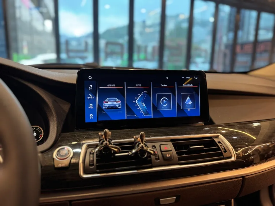 BMW 5 Series F10のAndroid Auto・CarPlay取付事例 施工写真 4-1