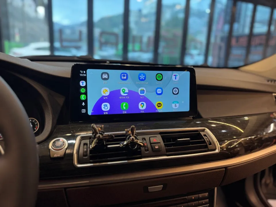 BMW 5 Series F10のAndroid Auto・CarPlay取付事例 施工写真 1-3