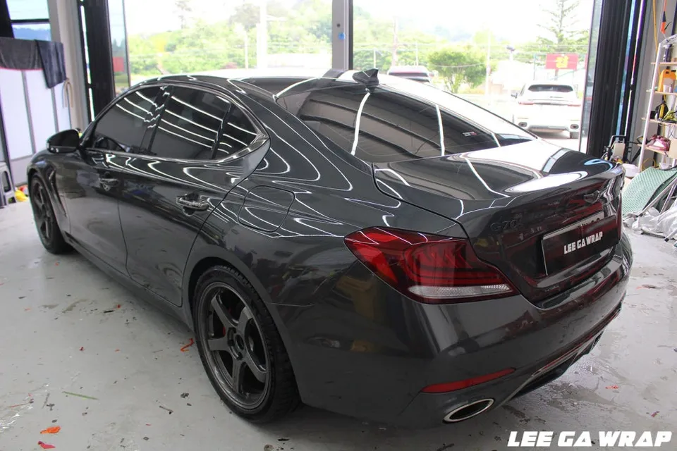 Genesis G70のカーラッピング事例｜ナ尔多グレー 施工写真 2-1