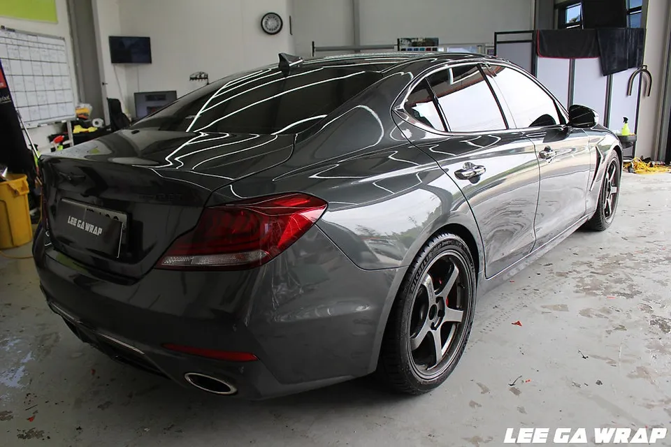 Genesis G70のカーラッピング事例｜ナ尔多グレー 施工写真 3-1