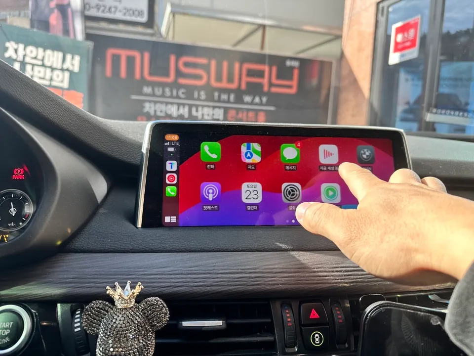 BMW X5 android head unit - BMW X5 CarPlay Retrofit Installation Review — Cost photo 4