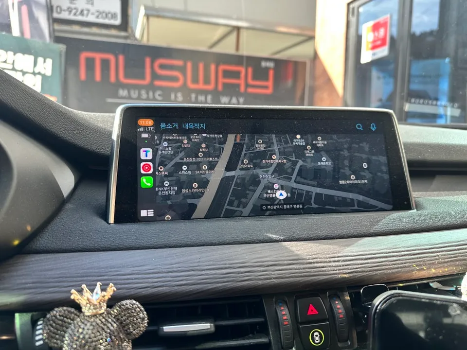 BMW X5のAndroid Auto・CarPlay取付事例 施工写真 1-2