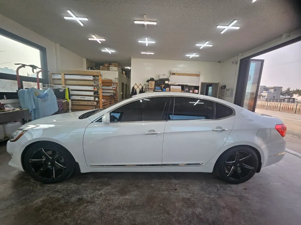 Kia K7のカーフィルム施工事例|断熱・UVカット効果 施工写真 2-1