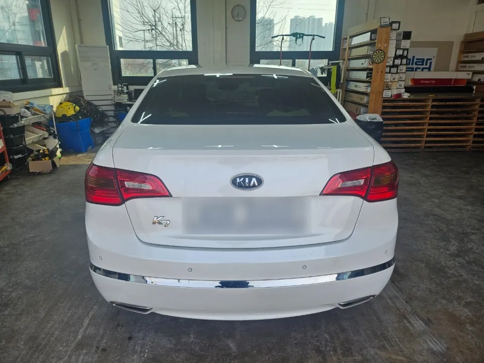 Kia K7のカーフィルム施工事例|断熱・UVカット効果 施工写真 3-1