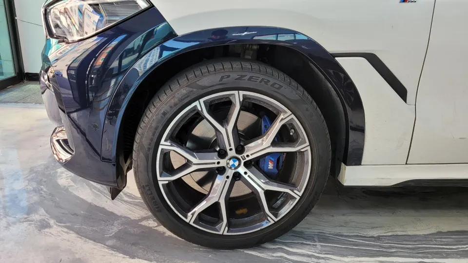 BMW X6のカーラッピング事例｜費用目安・仕上がり 施工写真 3-1
